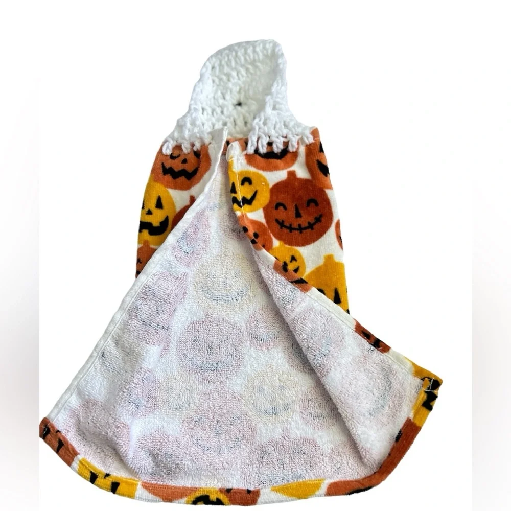 HAND CRAFTED Halloween Crocheted Top Hanging Kitchen or Bathroom Hand Towels - Picture 7 of 9